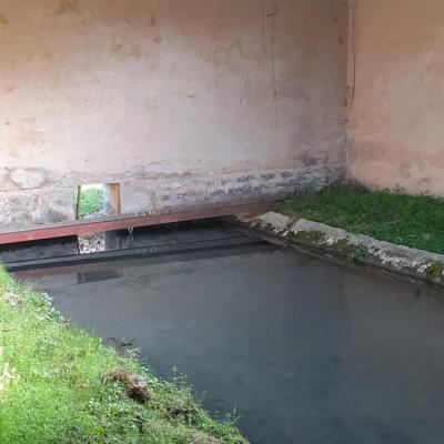 Interieur lavoir de Pazy