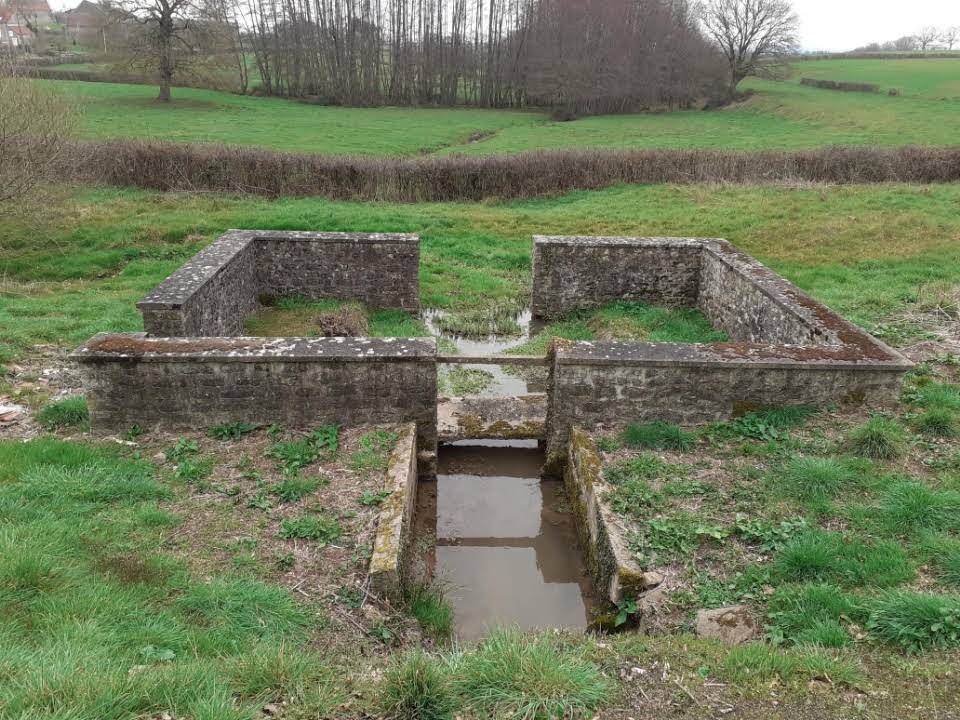 Lavoir à Ancray