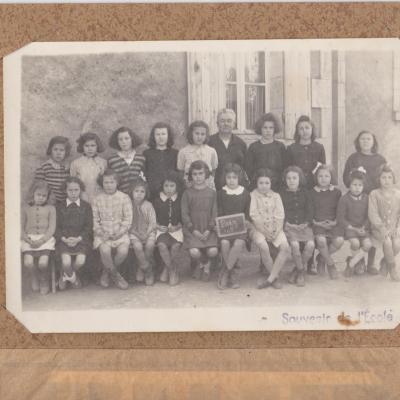 Photo de classe- école de filles de Pazy 1946