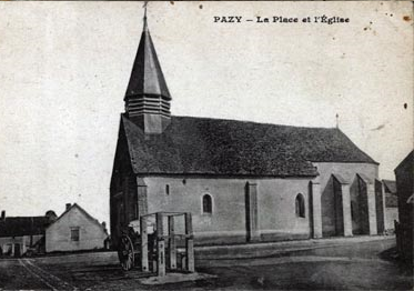 Travail sur la place de l'église